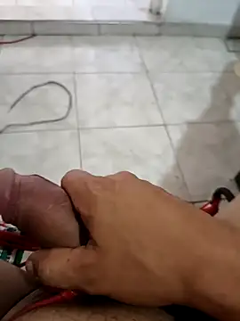 Snapshot of Exoticovergon chatting on 09/10/25, 12:49 Exoticovergon online show from 09/10/25, 12:49