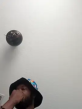 Snapshot of Kaalum561 chatting on 11/26/25, 01:01 Kaalum561 online show from 11/26/25, 01:01