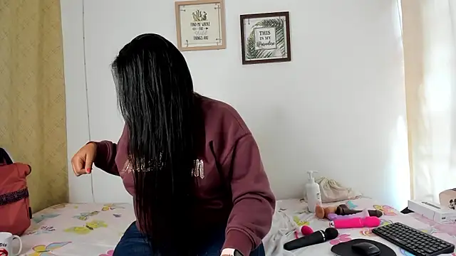 selena jhonson online show from 02/09/26, 01:37