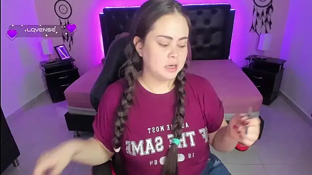 LolaVillalobos online show from 10/01/25, 12:55