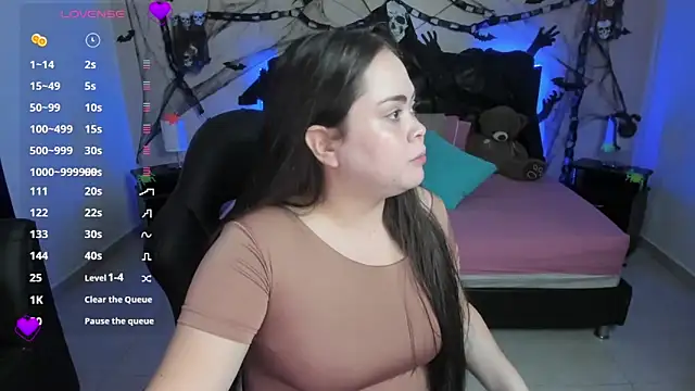 LolaVillalobos online show from 10/20/25, 01:22