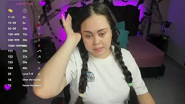 LolaVillalobos online show from 10/22/25, 01:33