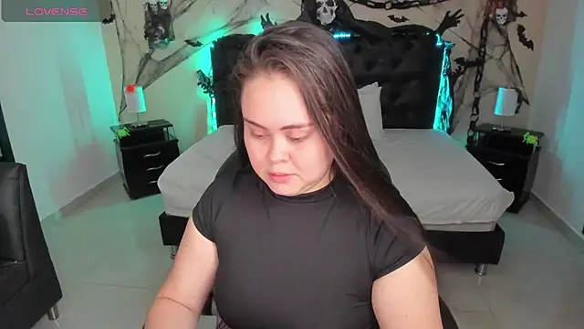 LolaVillalobos online show from 11/01/25, 01:24