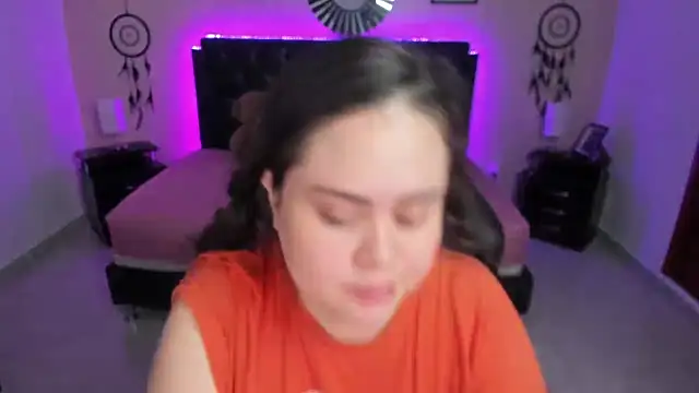 LolaVillalobos online show from 12/02/25, 12:10