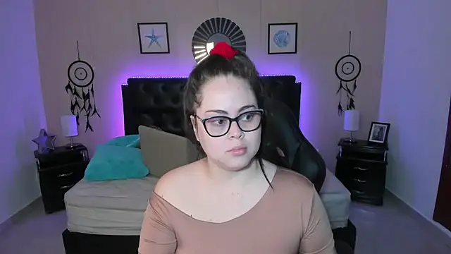 LolaVillalobos online show from 02/02/26, 01:43