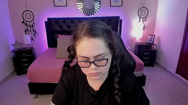 LolaVillalobos online show from 02/12/26, 02:12