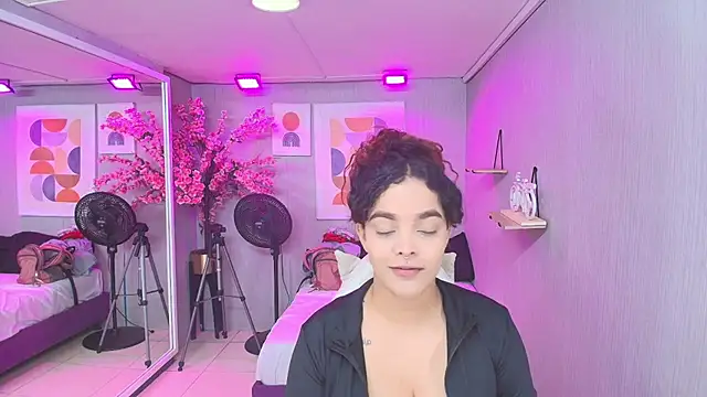 Maggy t18 online show from 05/22/26, 03:24