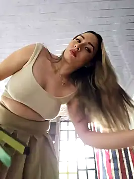 Snapshot of Natasanz chatting on 09/16/25, 08:43 Natasanz online show from 09/16/25, 08:43