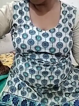 Snapshot of BHABHIJAAN7317 chatting on 10/22/25, 06:07 BHABHIJAAN7317 online show from 10/22/25, 06:07