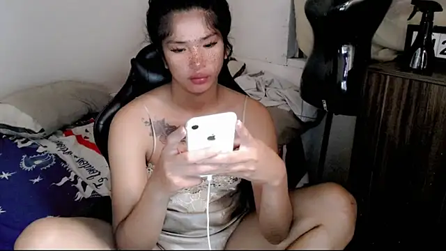 Snapshot of Cutierhyxx chatting on 10/14/25, 03:35 Cutierhyxx online show from 10/14/25, 03:35