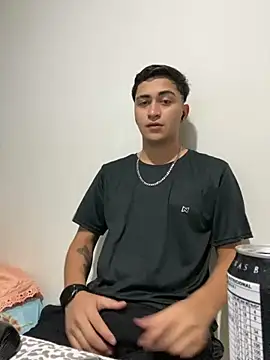 Tavinho067 online show from 11/12/25, 02:34