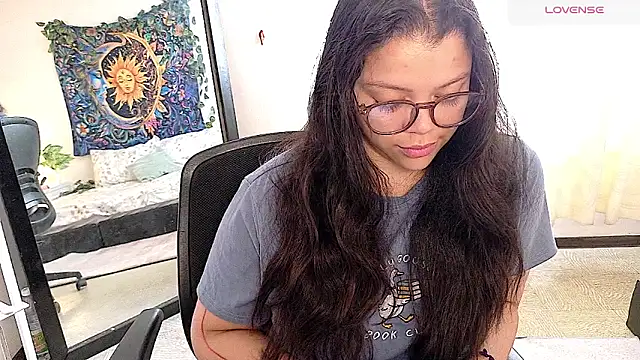 Snapshot of Amanda_sweet chatting on 05/11/26, 02:45 Amanda sweet online show from 05/11/26, 02:45