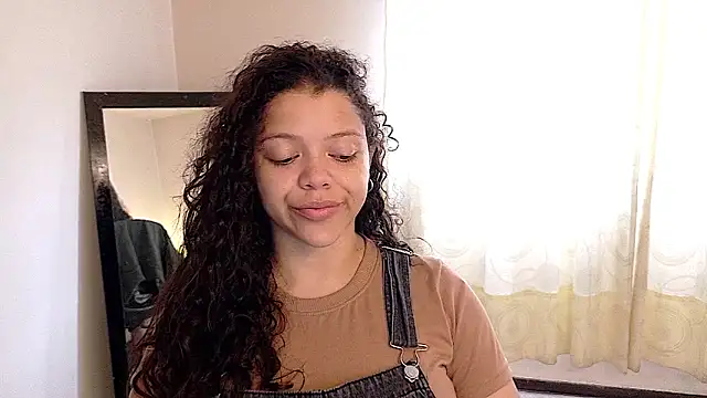 Snapshot of Amanda_sweet chatting on 06/19/26, 01:37 Amanda sweet online show from 06/19/26, 01:37