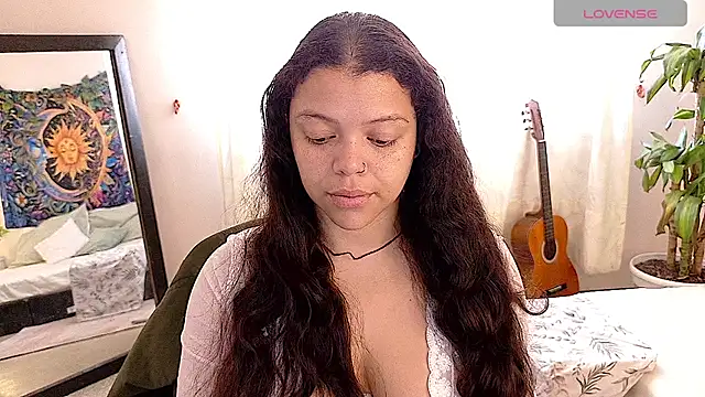 Snapshot of Amanda_sweet chatting on 07/13/26, 01:47 Amanda sweet online show from 07/13/26, 01:47