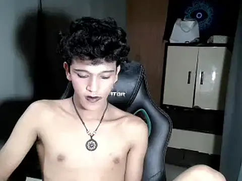 kenbigcockxx online show from 11/10/25, 05:12