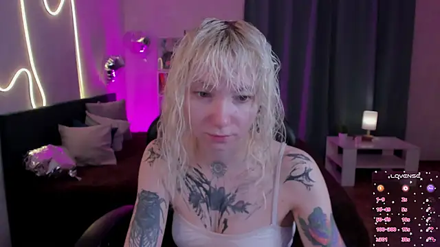Snapshot of tattoo_art_baby chatting on 05/25/26, 01:22 tattoo art baby online show from 05/25/26, 01:22