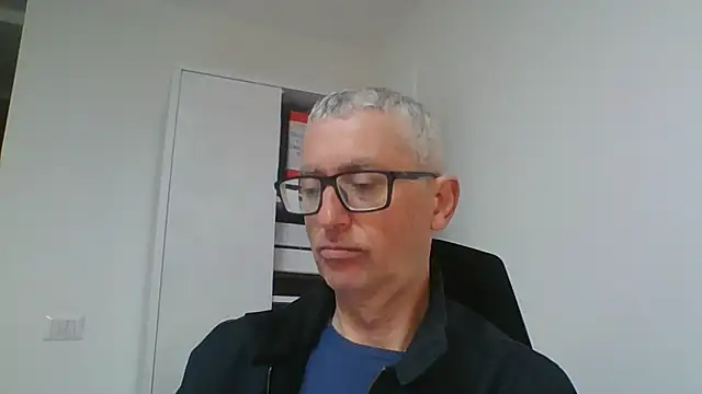 Snapshot of Sensor2000 chatting on 02/27/26, 10:15 Sensor2000 online show from 02/27/26, 10:15