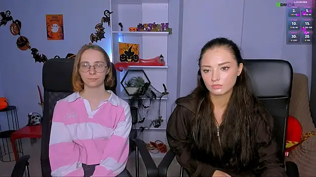 miki-niki online show from 10/30/25, 02:18