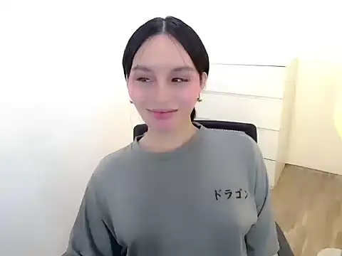 holly tabby online show from 09/19/25, 08:20