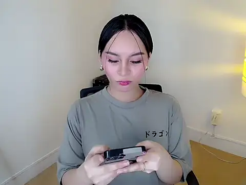 holly tabby online show from 01/06/26, 09:18