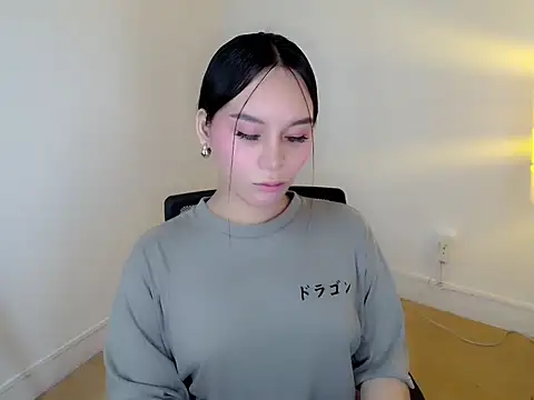 holly tabby online show from 01/13/26, 10:04