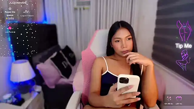 Snapshot of naughtyjayde chatting on 04/28/26, 02:27 naughtyjayde online show from 04/28/26, 02:27