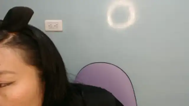 lunna 07 online show from 10/23/25, 01:43