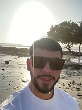 Snapshot of Dimitri_Bass chatting on 02/04/26, 10:04 Dimitri Bass online show from 02/04/26, 10:04