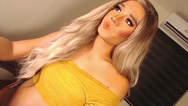 SissifyMeNow online show from 10/23/25, 12:10