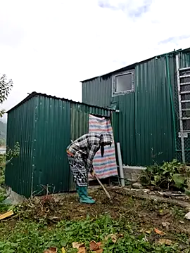 yoowwmr online show from 10/29/25, 01:41