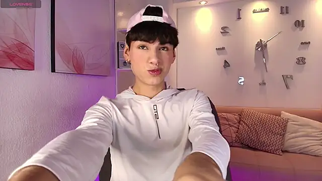 Ezra Storm online show from 09/30/25, 09:20