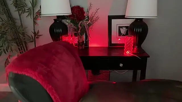 ItsNikki online show from 03/10/26, 03:17