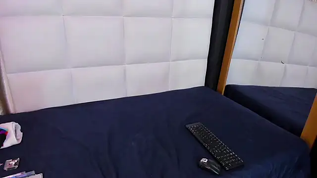 Snapshot of Nicky_six333 chatting on 09/23/25, 12:19 Nicky six333 online show from 09/23/25, 12:19
