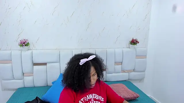 MiiaSmith   online show from 12/21/25, 09:44