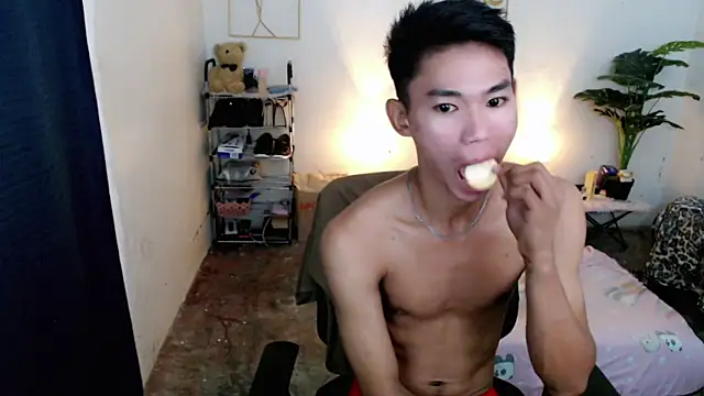 Snapshot of naughty_rence chatting on 10/22/25, 04:35 naughty rence online show from 10/22/25, 04:35