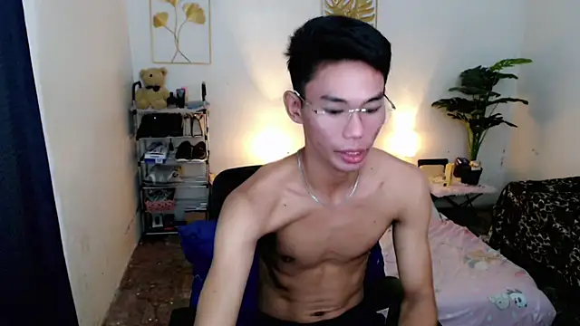 Snapshot of naughty_rence chatting on 10/26/25, 05:13 naughty rence online show from 10/26/25, 05:13