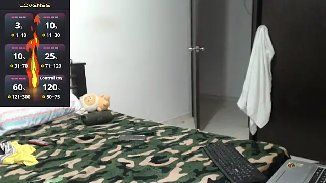 Snapshot of Lucianbonet chatting on 11/06/25, 04:30 Lucianbonet online show from 11/06/25, 04:30