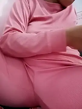 Snapshot of Yoo_j chatting on 10/17/25, 12:19 Yoo j online show from 10/17/25, 12:19