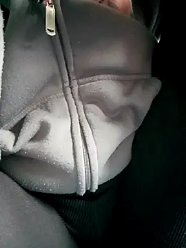 Snapshot of Yoo_j chatting on 11/17/25, 02:39 Yoo j online show from 11/17/25, 02:39