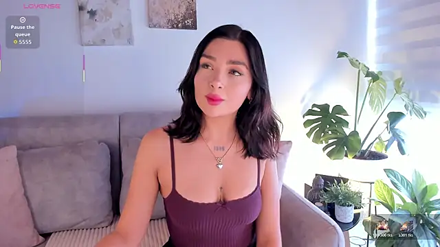 Estrer collins online show from 11/14/25, 07:34