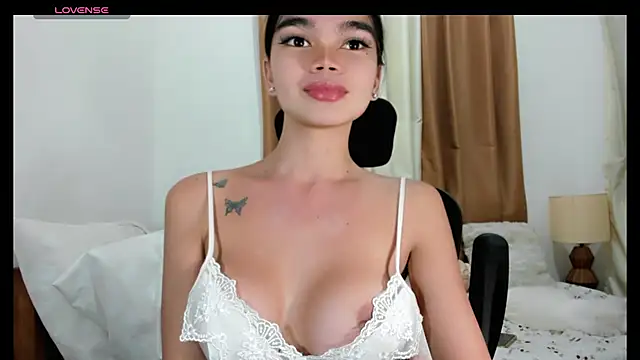 kendall petite18 online show from 06/02/26, 10:50