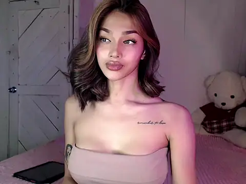 Snapshot of itsmekarinaaa chatting on 05/11/26, 04:59 itsmekarinaaa online show from 05/11/26, 04:59