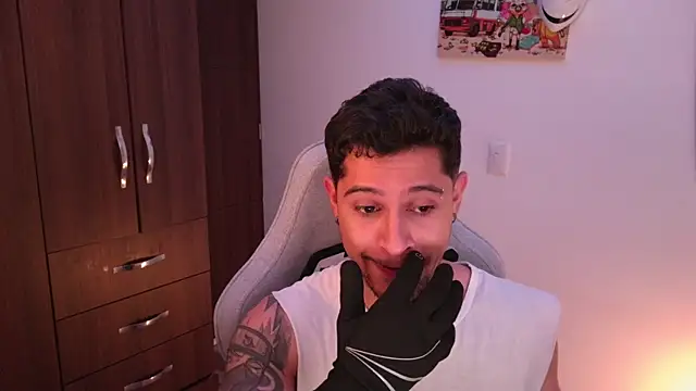 domsantiago  online show from 12/01/25, 02:38