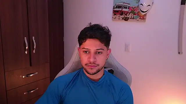 domsantiago  online show from 12/18/25, 02:39