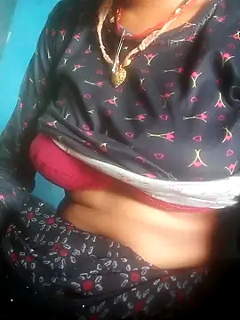 Snapshot of Hot_anjo chatting on 10/02/25, 11:39 Hot anjo online show from 10/02/25, 11:39