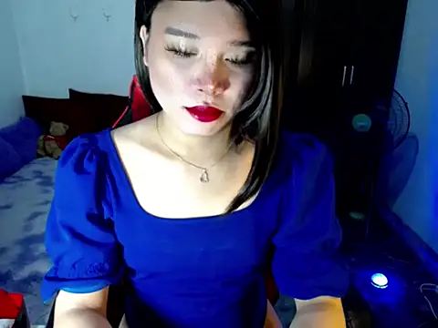 Snapshot of Urassiansweetcummer chatting on 07/06/26, 01:13 Urassiansweetcummer online show from 07/06/26, 01:13