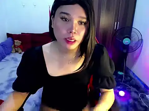 Snapshot of Urassiansweetcummer chatting on 07/13/26, 02:31 Urassiansweetcummer online show from 07/13/26, 02:31