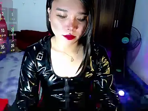 Snapshot of Urassiansweetcummer chatting on 07/17/26, 02:07 Urassiansweetcummer online show from 07/17/26, 02:07