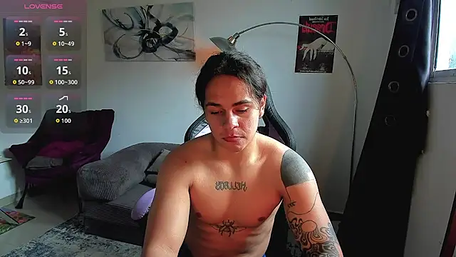 Snapshot of Maximiliano_scoott__ chatting on 04/18/26, 07:07 Maximiliano scoott online show from 04/18/26, 07:07
