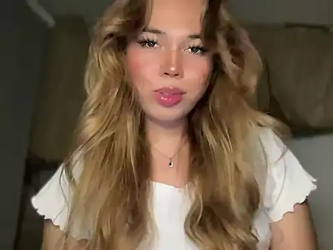 Snapshot of goddessofalltime chatting on 07/05/26, 11:06 goddessofalltime online show from 07/05/26, 11:06
